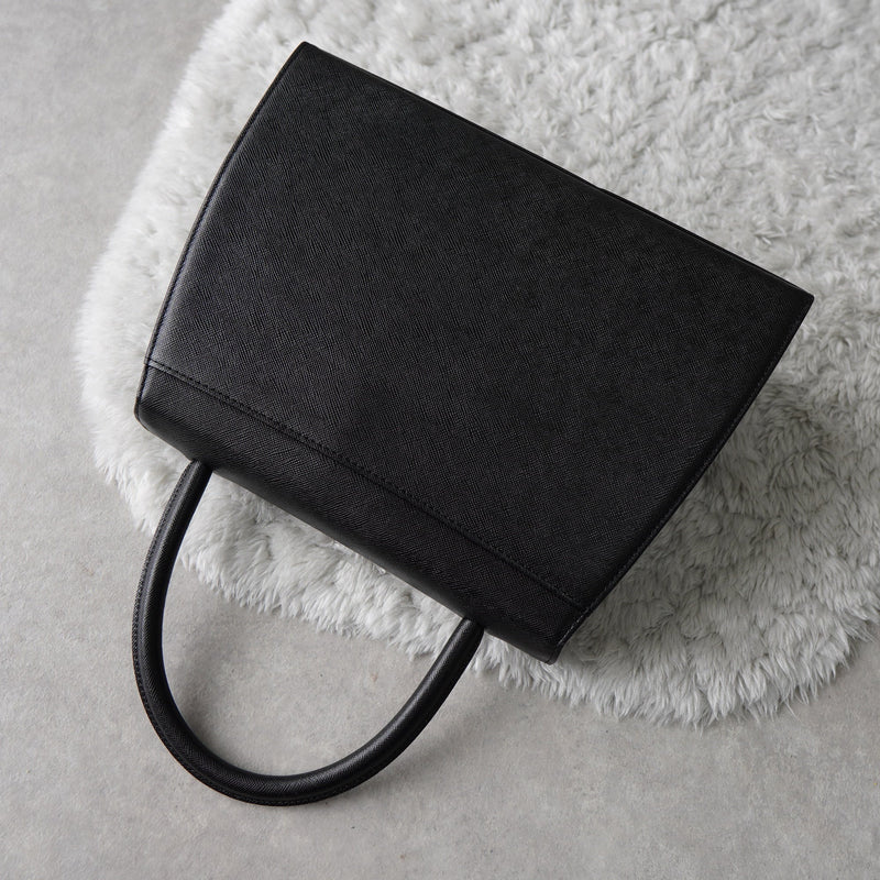 1990's Emboss Cassandra Logo Leather Hand Bag - NEWSED