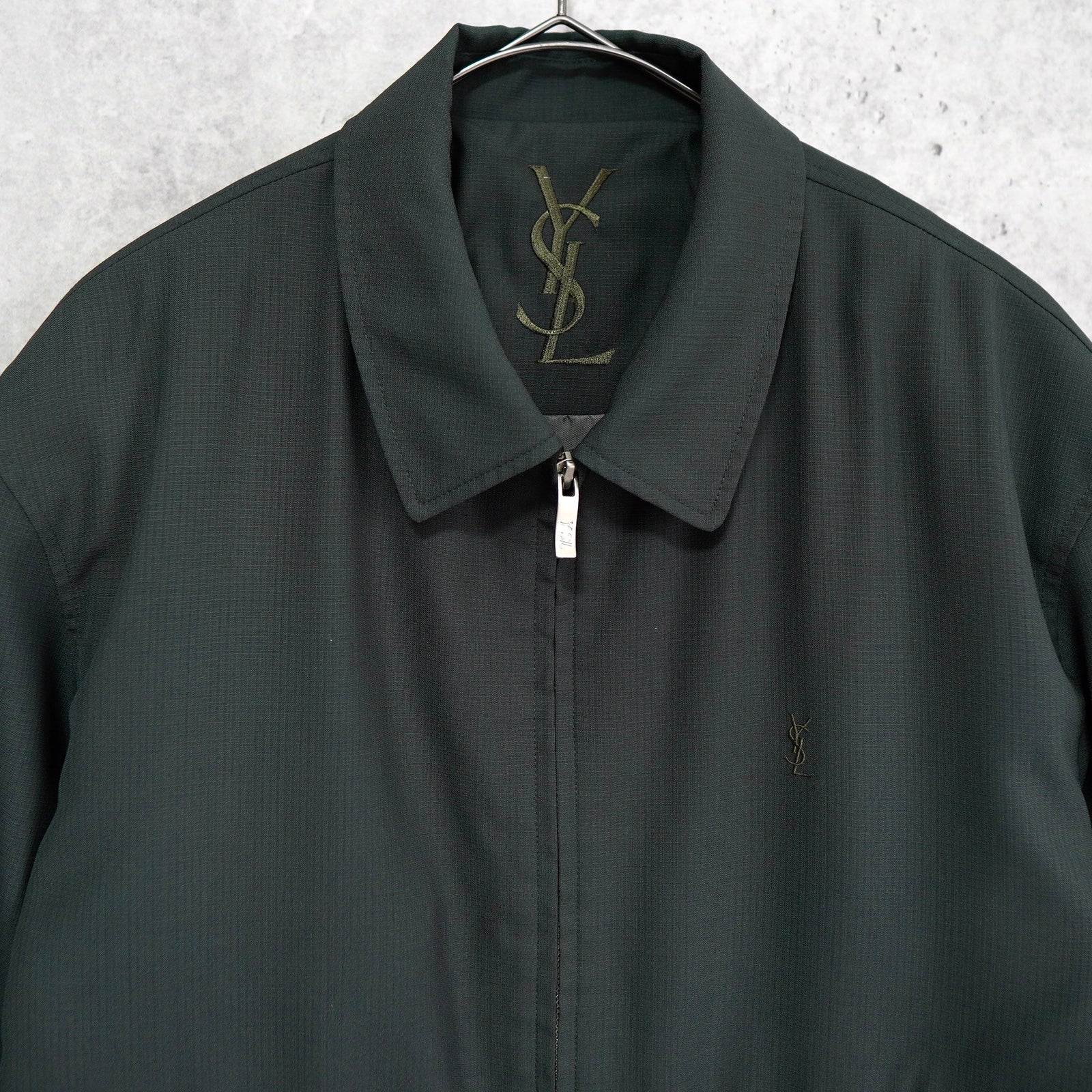 希少　イヴサンローラン ヴィンテージ 黒 金ボタン ノーカラージャケット M YSL（イヴ・サンローラン） | 【公式】ヴィンテージショップHedy ジャケット・アウター