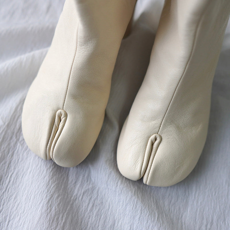 メゾンマルジェラ 22 タビブーツ ショートブーツ レディース ナッパレザー アイボリー 6cmヒール サイズ37 - NEWSED