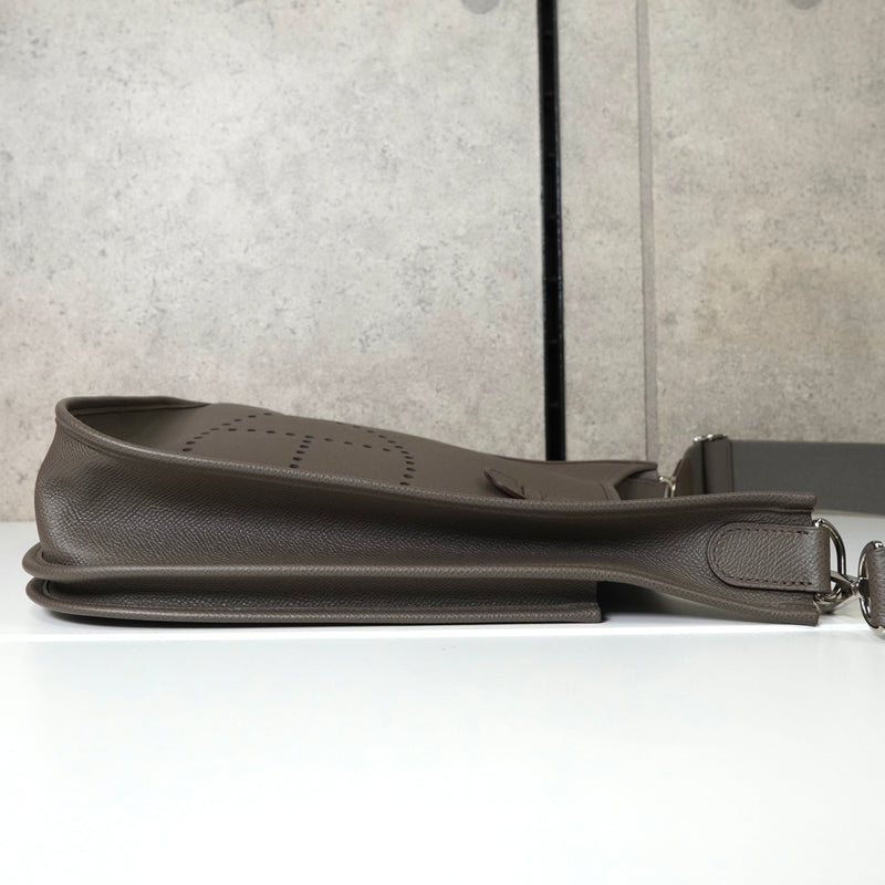 エルメス 2015年製 エブリン3GM ヴォーエプソン エトゥープ  T刻 ショルダーバッグ グレージュ