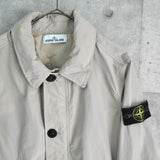 ストーンアイランド コンパスバッジ ステンカラーコート ベージュ メンズ