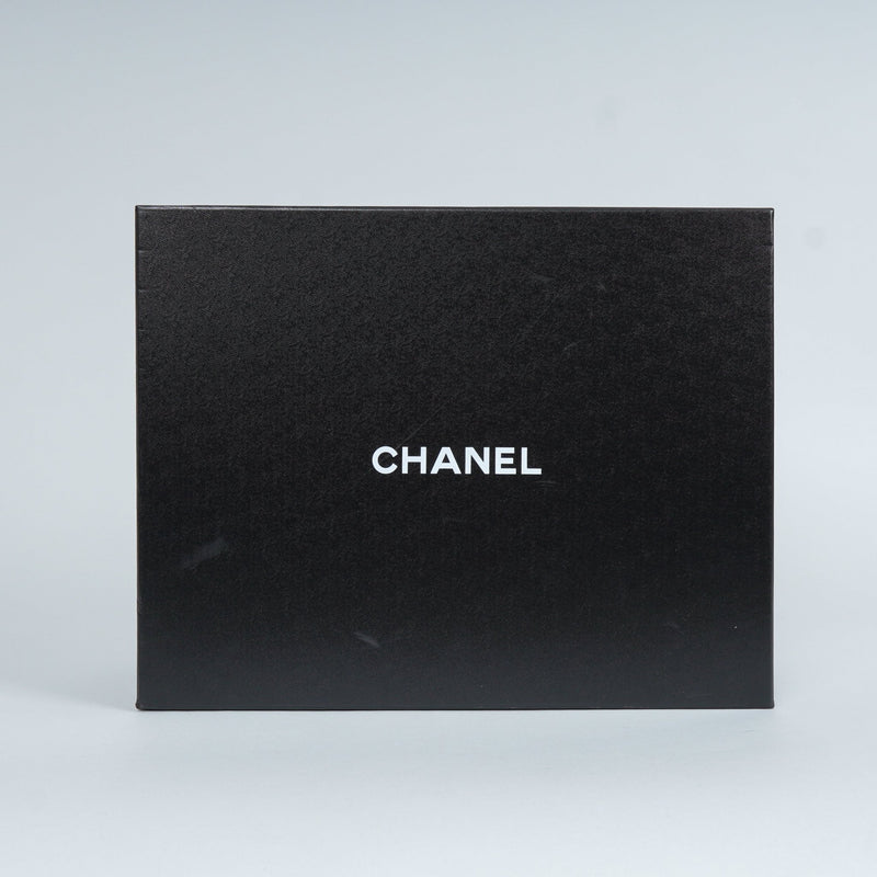 シャネル 25AW ギャザーサテン ココマーク アンクルブーツ ブラック 37 1/2C / 24.0〜24.5cm 未使用品 - NEWSED