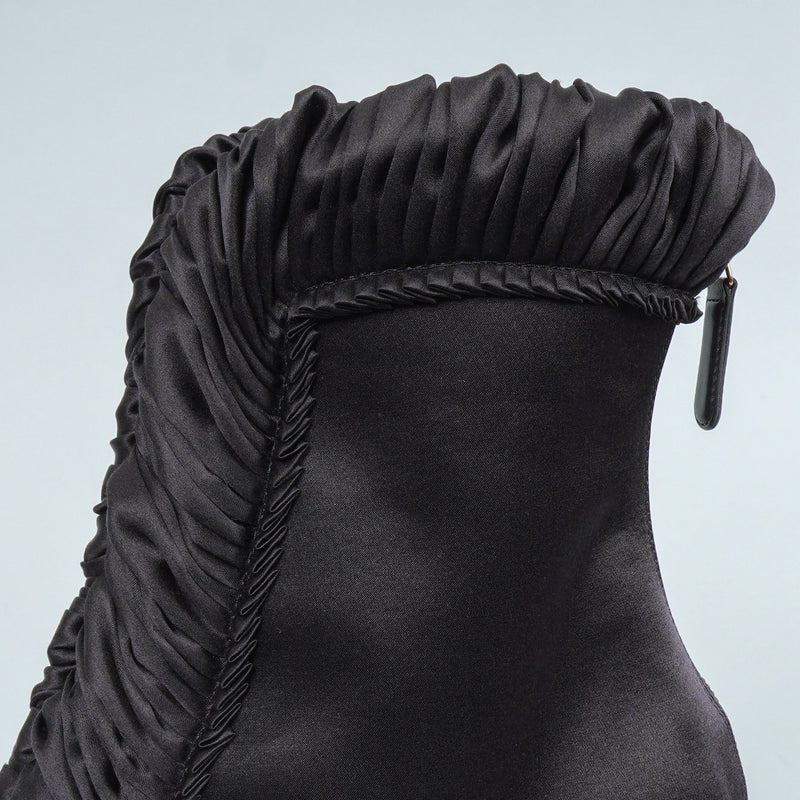 シャネル 25AW ギャザーサテン ココマーク アンクルブーツ ブラック 37 1/2C / 24.0〜24.5cm 未使用品 - NEWSED