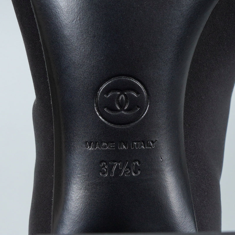 シャネル 25AW ギャザーサテン ココマーク アンクルブーツ ブラック 37 1/2C / 24.0〜24.5cm 未使用品 - NEWSED