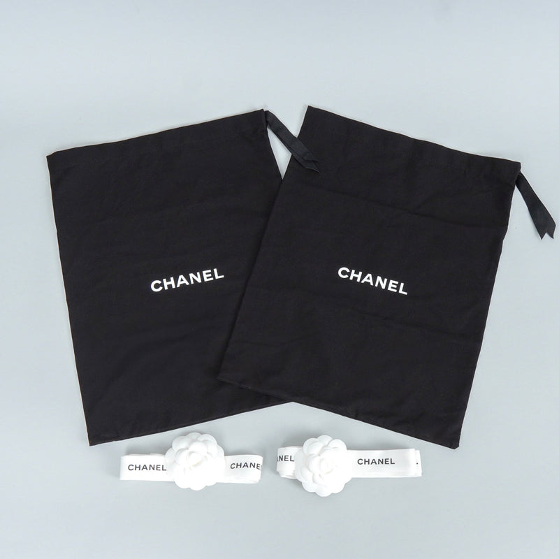 シャネル 25AW ギャザーサテン ココマーク アンクルブーツ ブラック 37 1/2C / 24.0〜24.5cm 未使用品 - NEWSED