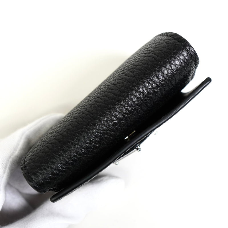 プラダ ヴィッテロダイノレザー トライアングルロゴ 三つ折り財布 ブラック ICタグ内蔵