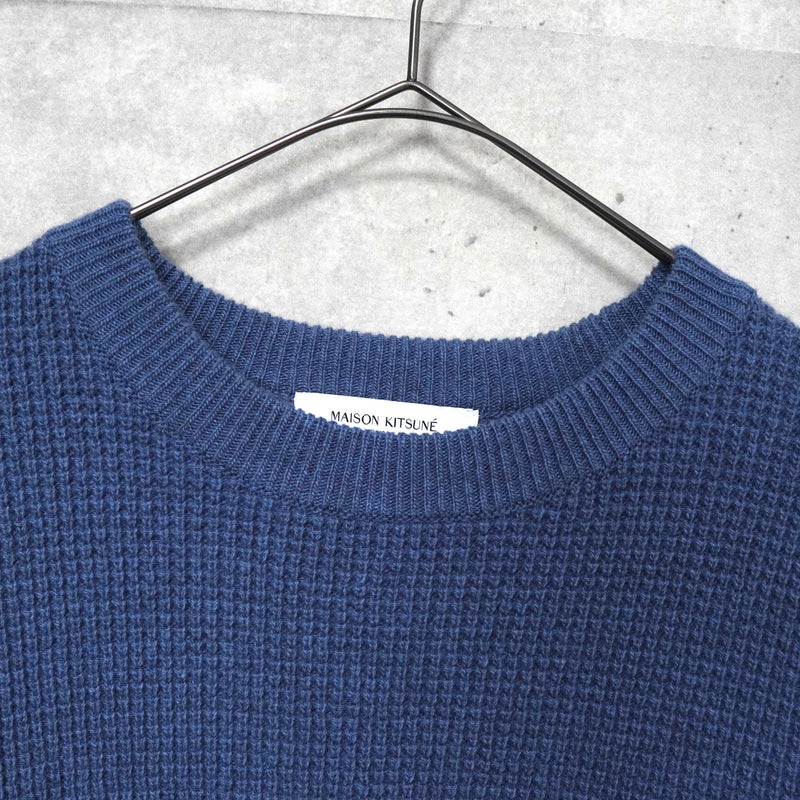 メゾン キツネ 筆記体ロゴ ワッフル ニット ブルー