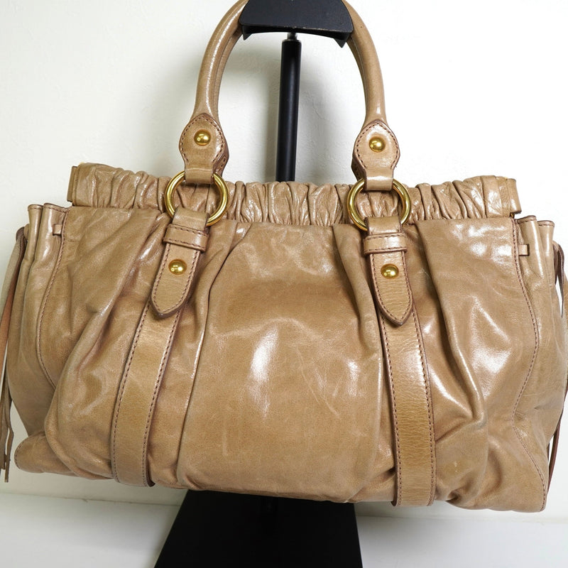 ミュウミュウ レザー 2way ハンドバッグ ショルダーバッグ ベージュ - NEWSED