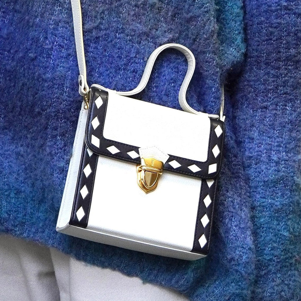 イヴ サンローラン ダイヤカット レザー 自立型 2way ミニ ハンドバッグ ショルダーバッグ ホワイト / ブラック レディース