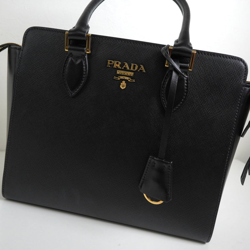 プラダ サフィアーノ レザー 2way ハンドバッグ ショルダーバッグ ブラック - NEWSED