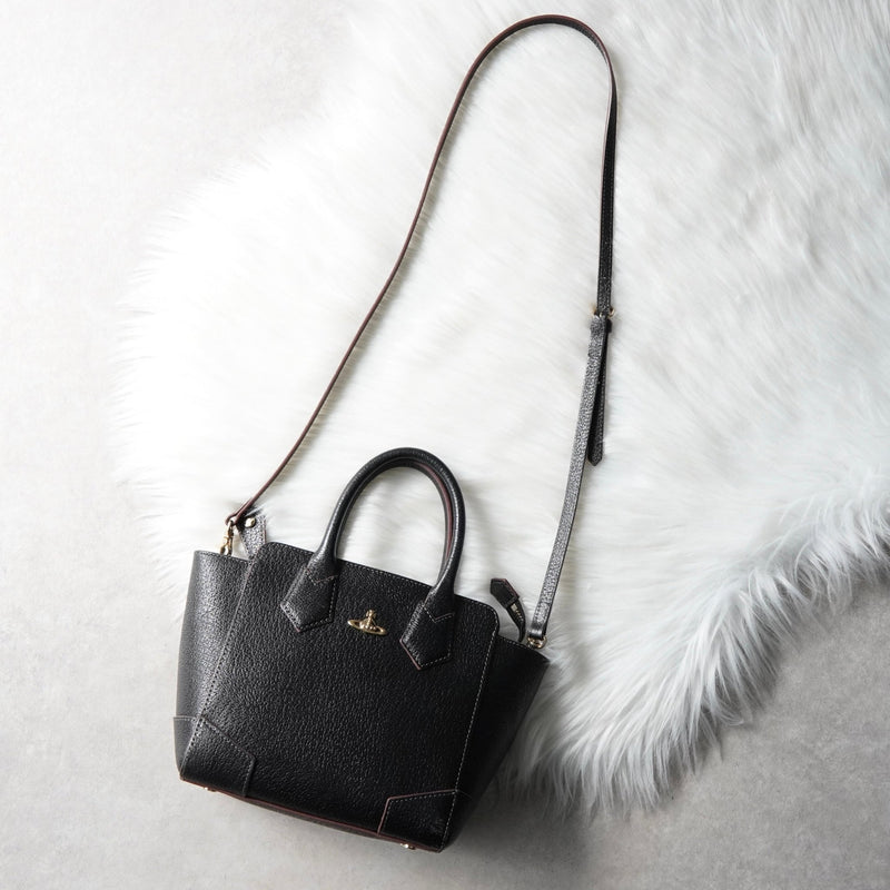 ヴィヴィアン ウエストウッド オーブ レザー 2way ハンドバッグ ショルダーバッグ ブラック - NEWSED