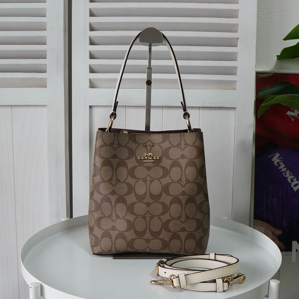 コーチ スモール タウン バケット バッグ シグネチャー 2way ショルダーバッグ ハンドバッグ ブラウン 2312