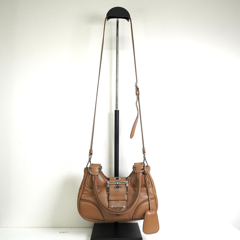 プラダ トライアングルロゴ サフィアーノ レザー 2way ハンドバッグ ショルダーバッグ ブラウン - NEWSED