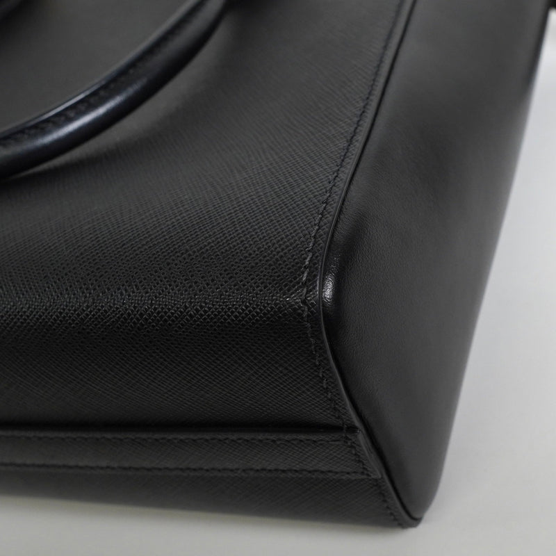 プラダ サフィアーノ レザー 2way ハンドバッグ ショルダーバッグ ブラック - NEWSED