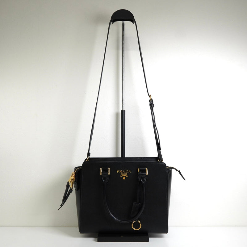プラダ サフィアーノ レザー 2way ハンドバッグ ショルダーバッグ ブラック - NEWSED