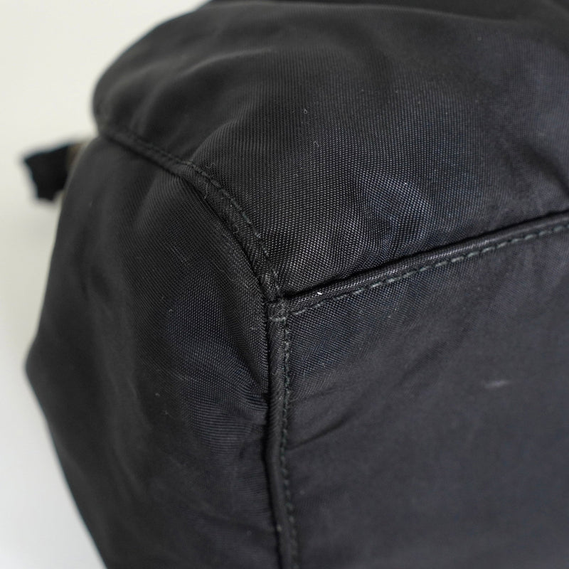 プラダ テスート ポコノ ナイロン トライアングルロゴ ギャザー 2way ハンドバッグ ショルダーバッグ ブラック - NEWSED