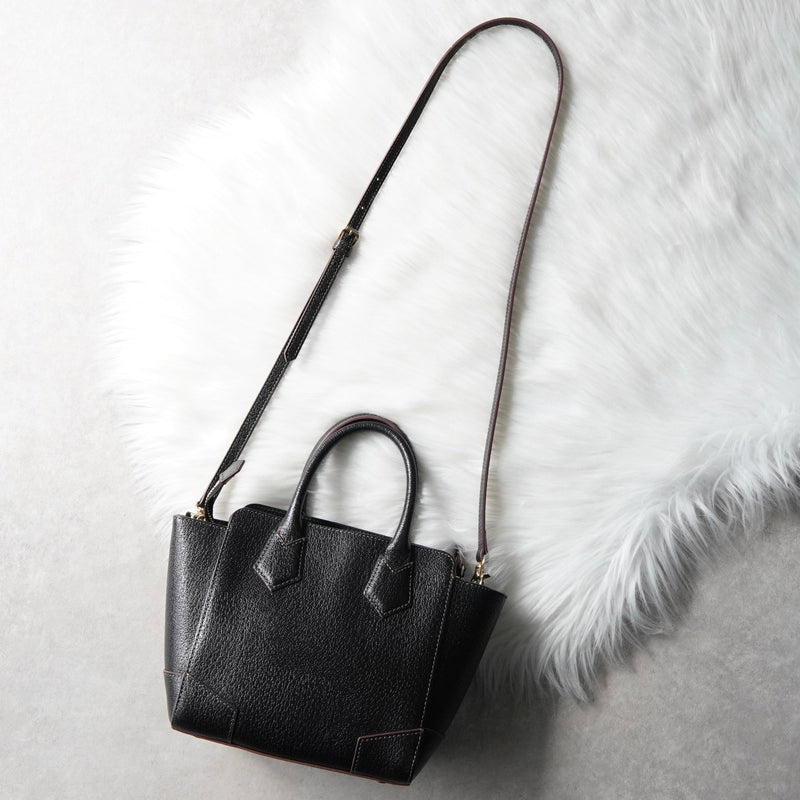 ヴィヴィアン ウエストウッド オーブ レザー 2way ハンドバッグ ショルダーバッグ ブラック - NEWSED