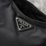 プラダ テスートナイロン / サフィアーノレザー 三角プレート 2way ハンドバッグ ショルダーバッグ ブラック - NEWSED