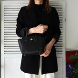 ヴィヴィアン ウエストウッド オーブ レザー 2way ハンドバッグ ショルダーバッグ ブラック - NEWSED