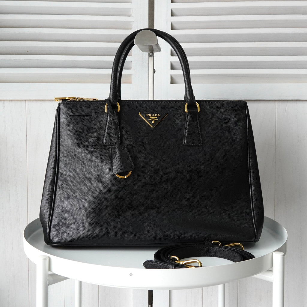 プラダ サフィアーノ レザー 三角プレート 2WAY ハンドバッグ ショルダーバッグ ブラック