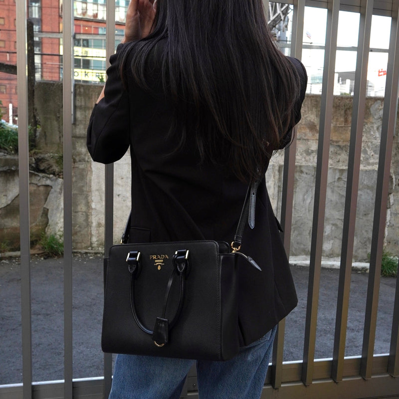 プラダ サフィアーノ レザー 2way ハンドバッグ ショルダーバッグ ブラック - NEWSED