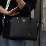 プラダ サフィアーノ レザー 2way ハンドバッグ ショルダーバッグ ブラック - NEWSED