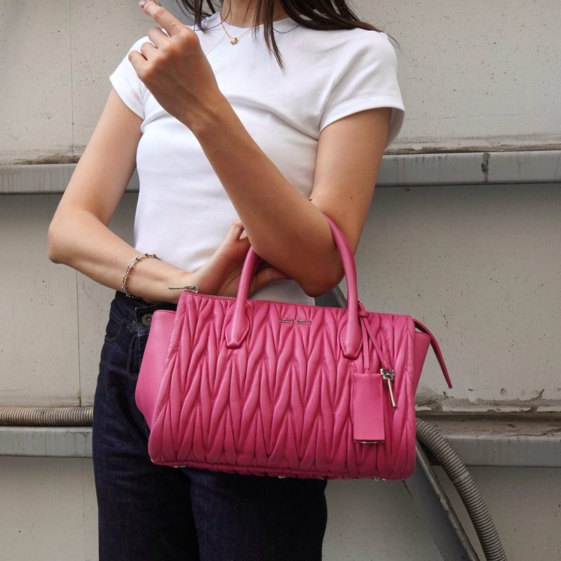 MIU MIU レザー プリーツバッグ ピンク ショルダーバッグ マテラッセ MIUMIU ミュウミュウ マテラッセ ショルダーバッグ カーフ