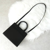 サルバトーレ フェラガモ ヴァラリボン 2way レザー ハンドバッグ ショルダーバッグ 自立型 ブラック - NEWSED