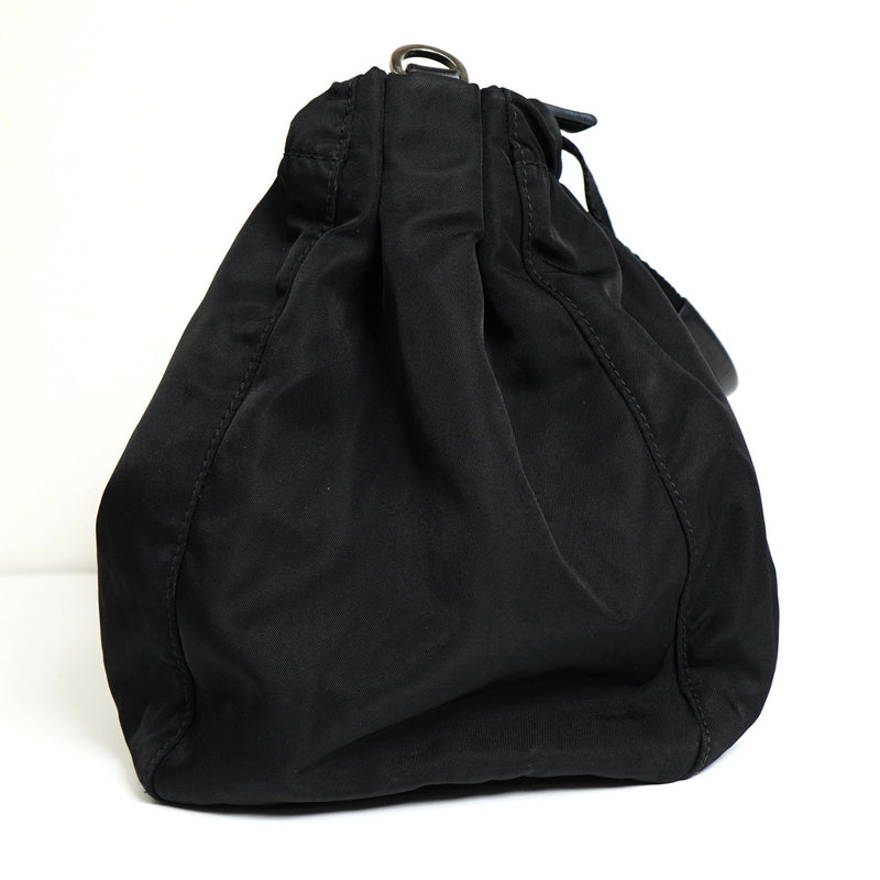 プラダ テスート ポコノ ナイロン トライアングルロゴ ギャザー 2way ハンドバッグ ショルダーバッグ ブラック - NEWSED