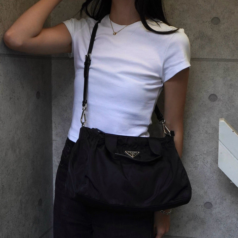 プラダ テスート ポコノ ナイロン トライアングルロゴ ギャザー 2way ハンドバッグ ショルダーバッグ ブラック - NEWSED