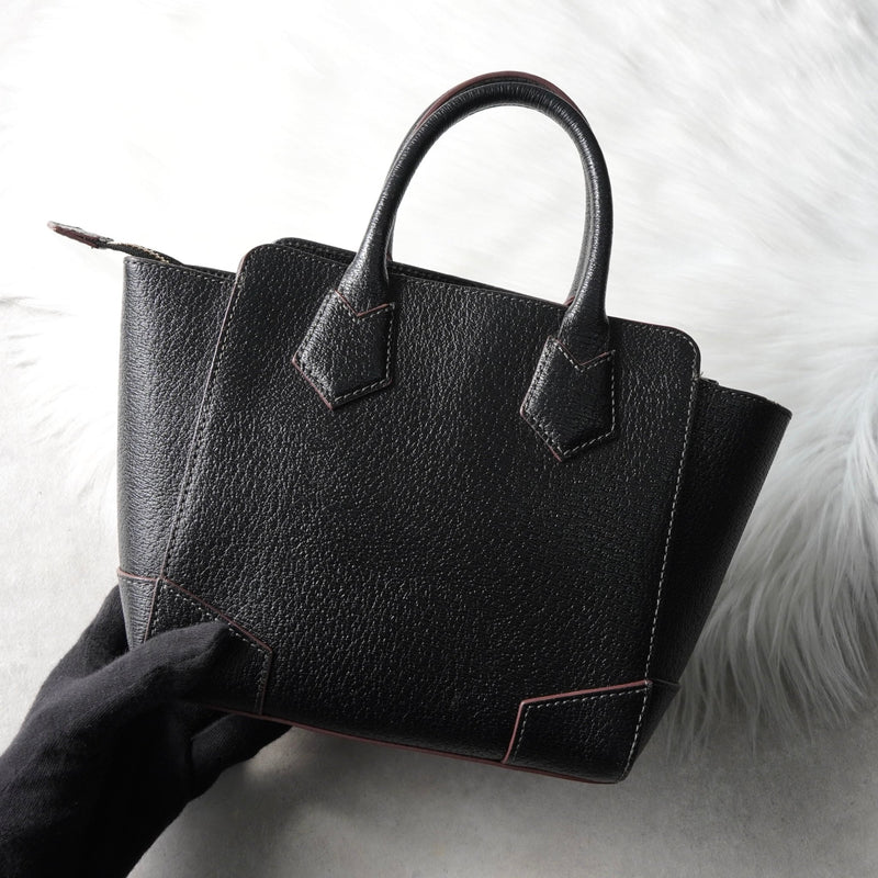 ヴィヴィアン ウエストウッド オーブ レザー 2way ハンドバッグ ショルダーバッグ ブラック - NEWSED