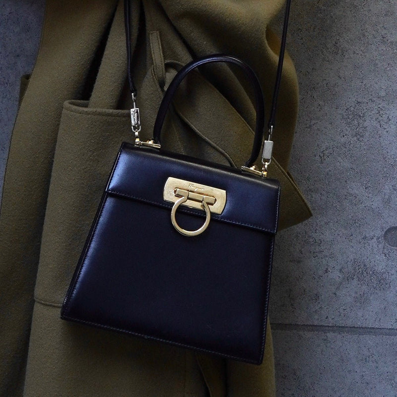 サルバトーレ フェラガモ ガンチーニ 金具 レザー 2way ハンドバッグ