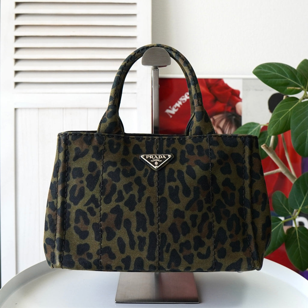 プラダ カナパ  キャンバス ミリタリー柄 レオパード 2way ハンドバッグ / ショルダーバッグ カーキ