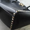 Valentino Garavani Rockstud 黑色皮革两用手提包/单肩包