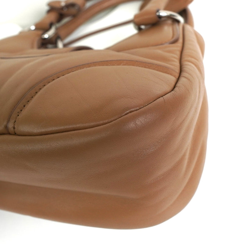 プラダ トライアングルロゴ サフィアーノ レザー 2way ハンドバッグ ショルダーバッグ ブラウン - NEWSED