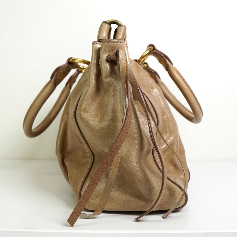 ミュウミュウ レザー 2way ハンドバッグ ショルダーバッグ ベージュ - NEWSED