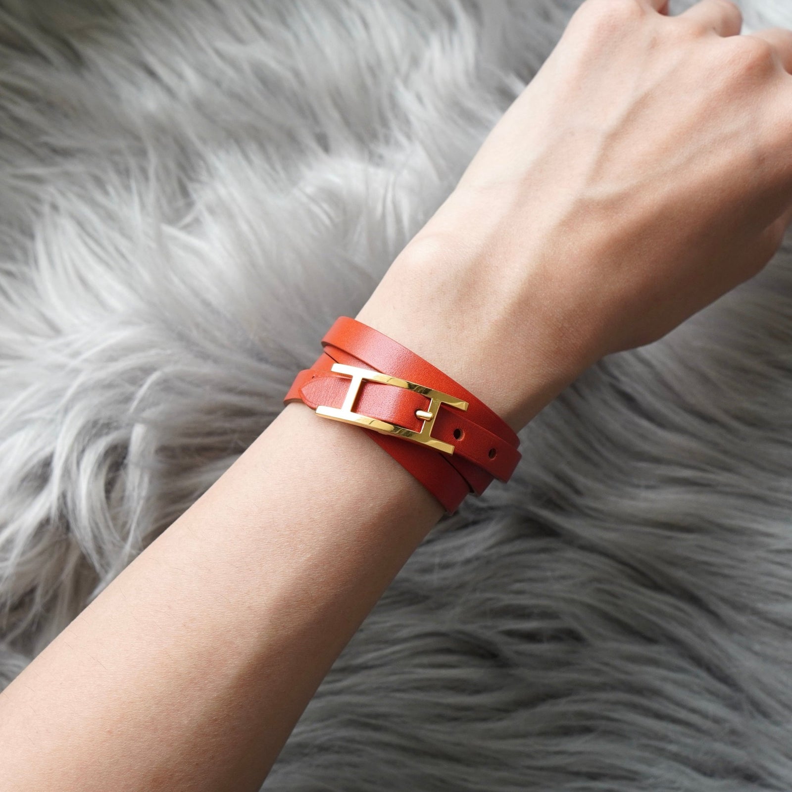 HERMES エルメス レザーブレスレット (レッド) エルメス アピ3 レザー ブレスレット レッド | ブランド古着を扱う