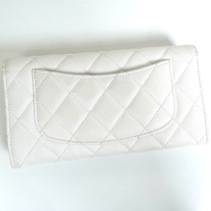 シャネル クラシック ココマーク マトラッセ キャビアスキン 長財布 ホワイト