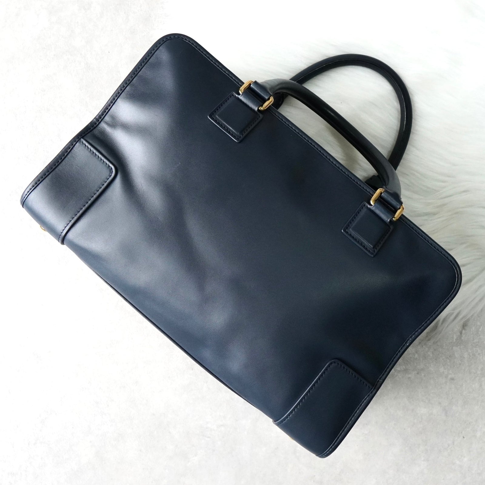 ロエベ アマソナ36 アナグラム レザー ハンドバッグ ネイビー