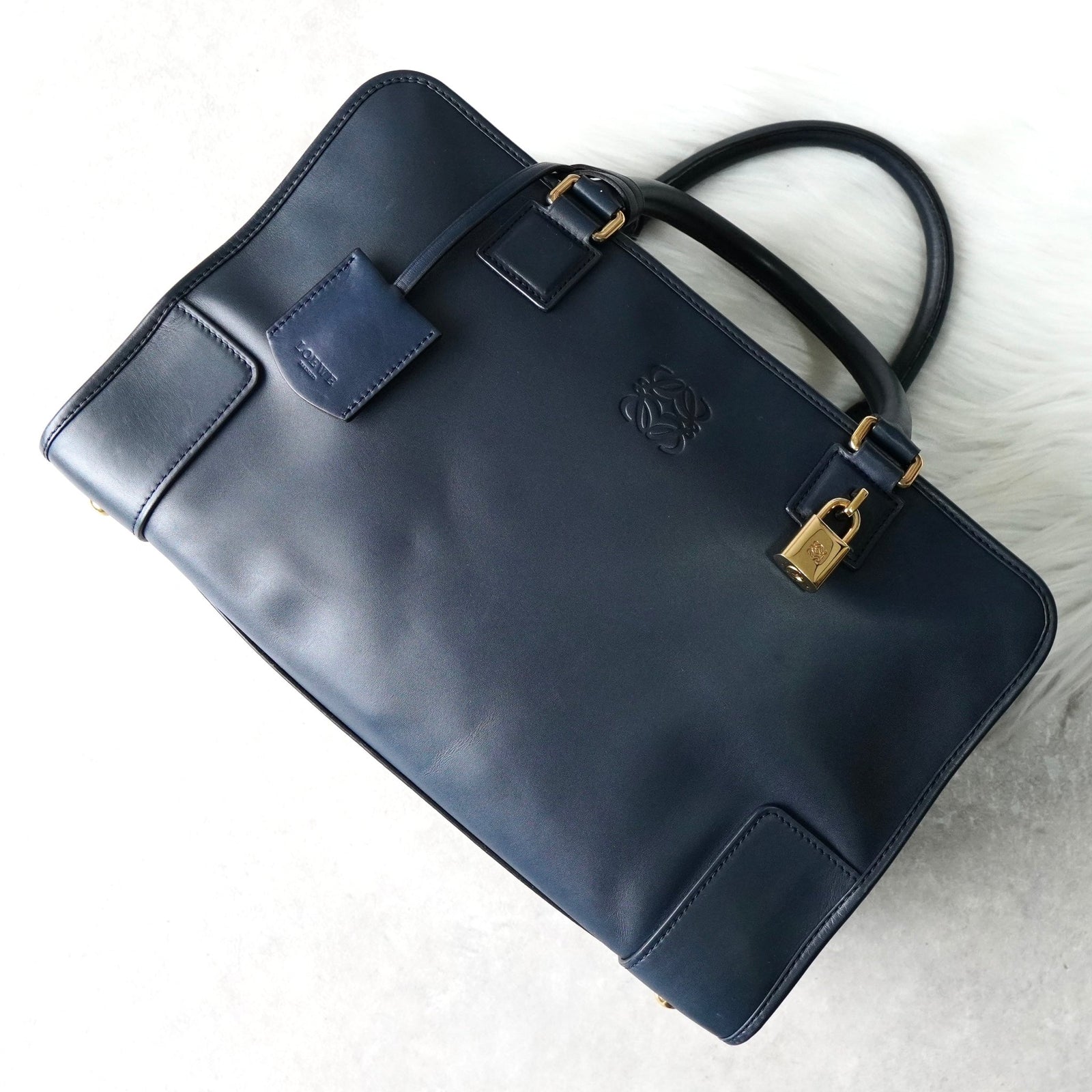 ロエベ　アマソナ36 LOEWE ロエベ アマソナ36 ハンドバッグ クロコダイル パープル