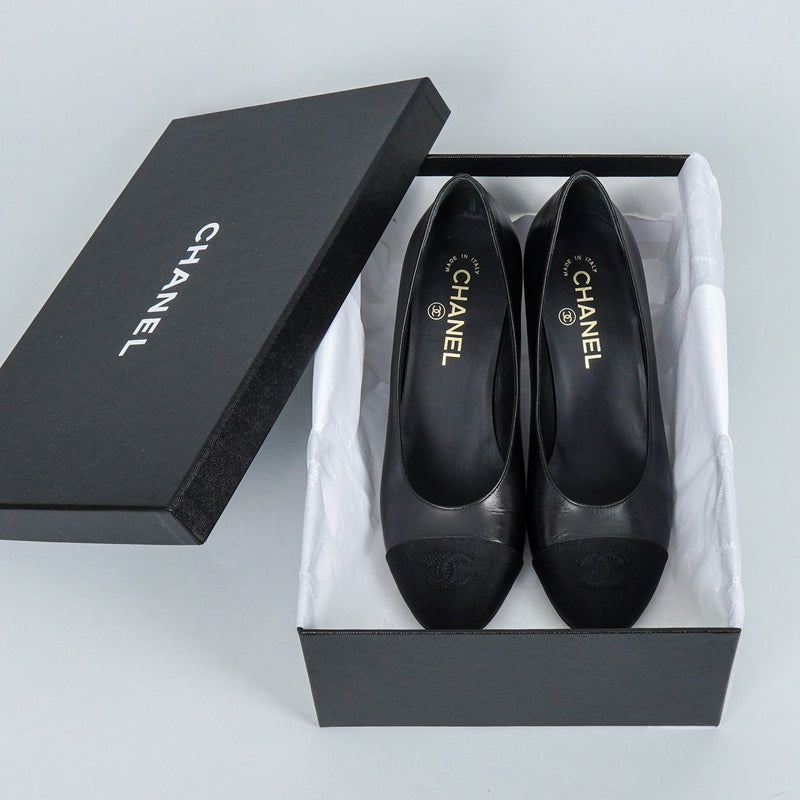 シャネル ココマーク刺繍 バイカラートゥ ハイヒールパンプス 37 1/2C / 24.0cm - 24.5cm - NEWSED