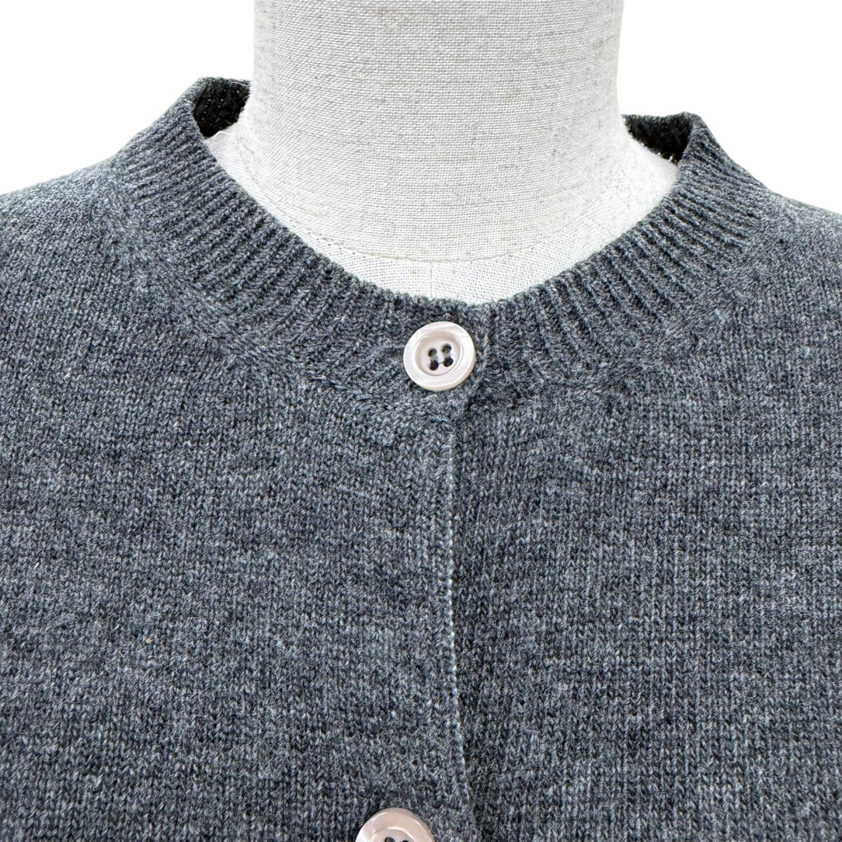 ミュウミュウ ロゴ刺繍 クロップド丈 長袖 ニット カーディガン グレー 38 レディース - NEWSED