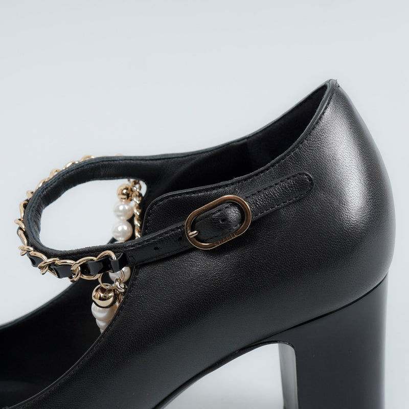 シャネル メリージェーン チェーン & パール アンクルストラップ チャンキーヒール パンプス ブラック38C / 24.0cm〜24.5cm - NEWSED