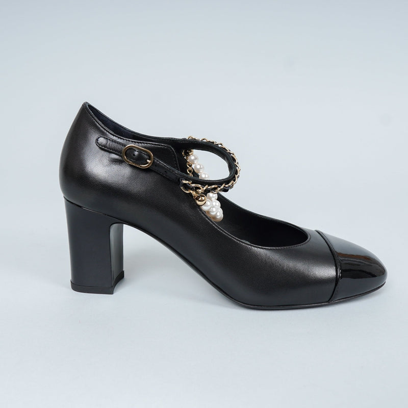 シャネル メリージェーン チェーン & パール アンクルストラップ チャンキーヒール パンプス ブラック38C / 24.0cm〜24.5cm - NEWSED