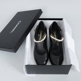 シャネル メリージェーン チェーン & パール アンクルストラップ チャンキーヒール パンプス ブラック38C / 24.0cm〜24.5cm - NEWSED