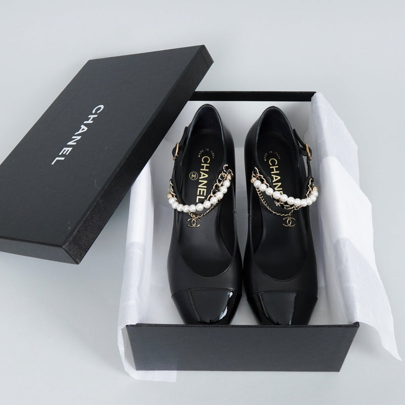 シャネル メリージェーン チェーン & パール アンクルストラップ チャンキーヒール パンプス ブラック38C / 24.0cm〜24.5cm - NEWSED