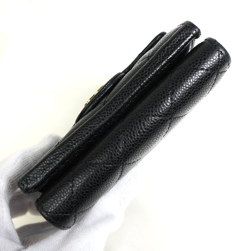 シャネル ココマーク マトラッセ キャビアスキン 三つ折り財布 ブラック A番台8桁