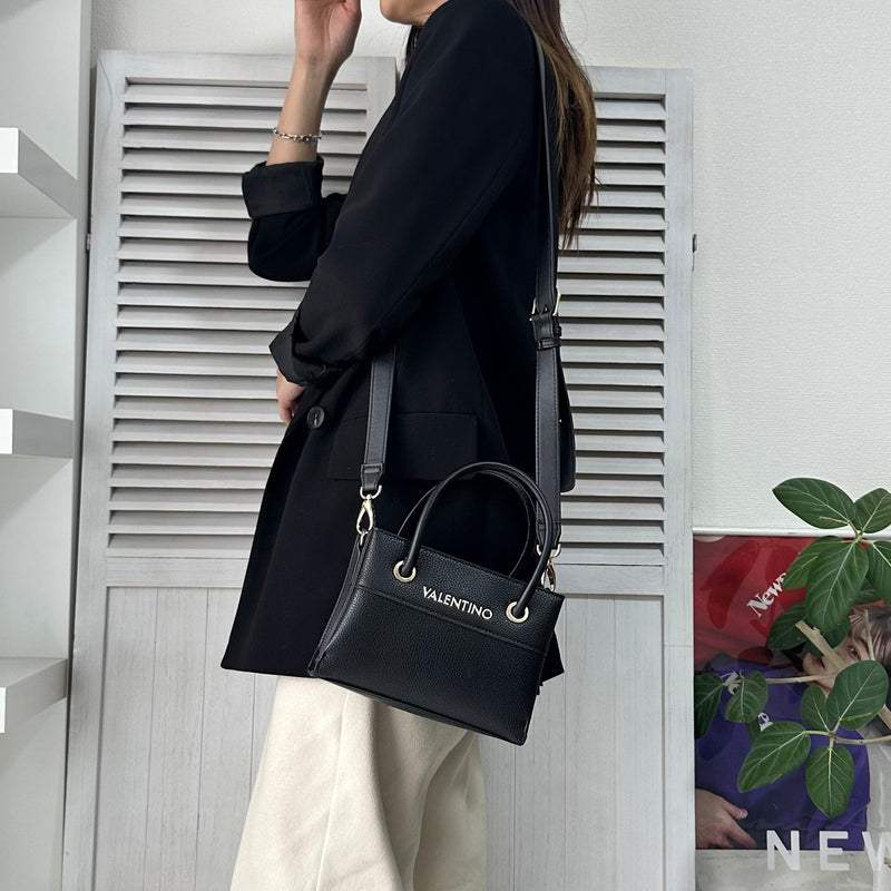 ヴァレンティノ ロゴ レザー 3way ハンドバッグ ショルダーバッグ ブラック - NEWSED