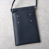 メゾン マルジェラ 4ステッチ 四つタグ レザー スマートフォン ポーチ サコッシュ ショルダーバッグ ネイビー