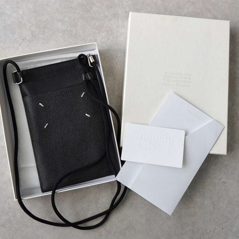 メゾン マルジェラ 4ステッチ 四つタグ レザー スマートフォン ポーチ